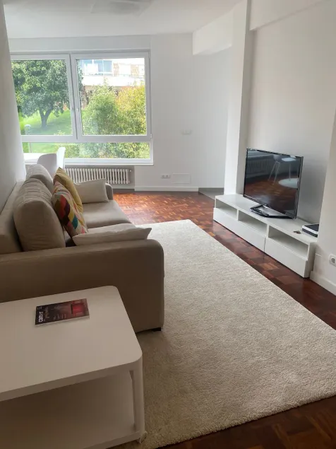 Quiet and bright apartment close to beaches - Image 1