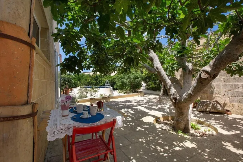 Charmantes Luxushaus mit privatem Garten in der Nähe des Meeres (5 km von Castro). - Image 1