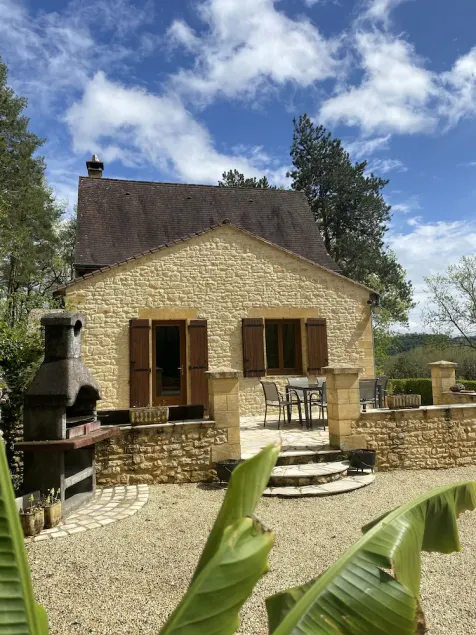 Périgourdine house with view of the castles - Image 1
