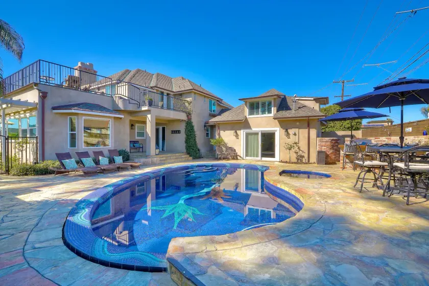 Coastal Get-Away Where Summer Never Ends! - Image 1