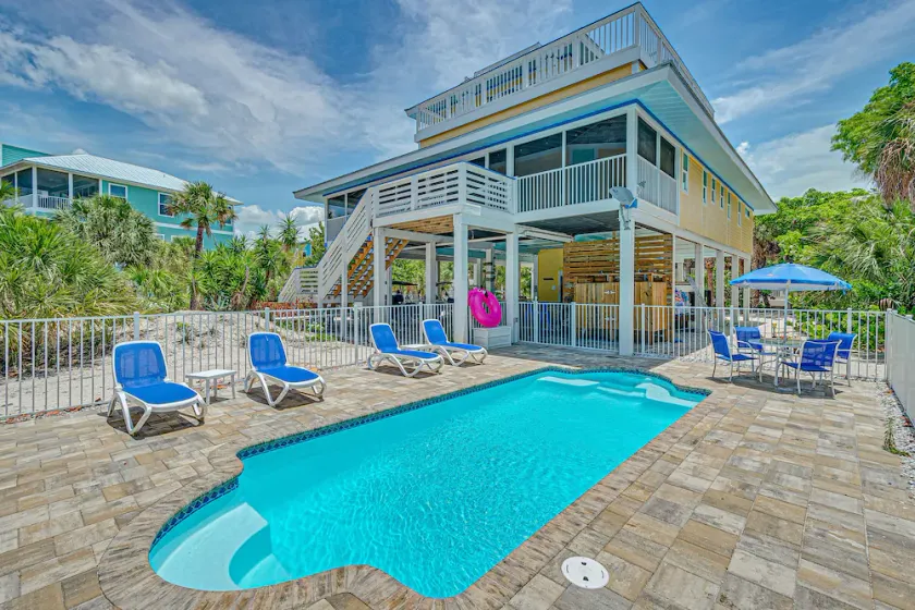 Escape to Paradise - Ocean Views, Private Pool, Steps to Beach & 2 Golf Carts! - Image 1