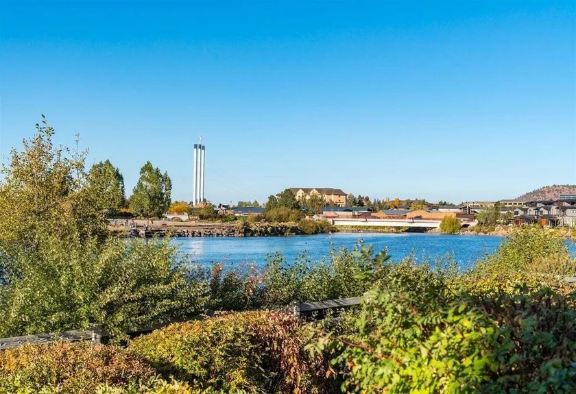 Bluebird Day - Smokestack River House in Bend, OR. Experience luxury, River views await! - Image 1