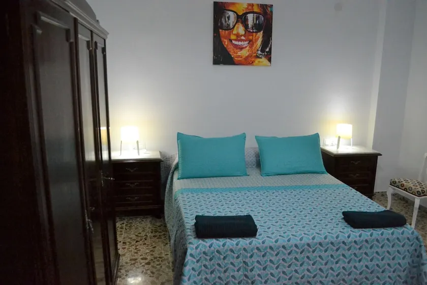 Appartement-de Luxe-SDB privée avec douche-Vue sur la cour-Private Patio (B4EV) - Image 1