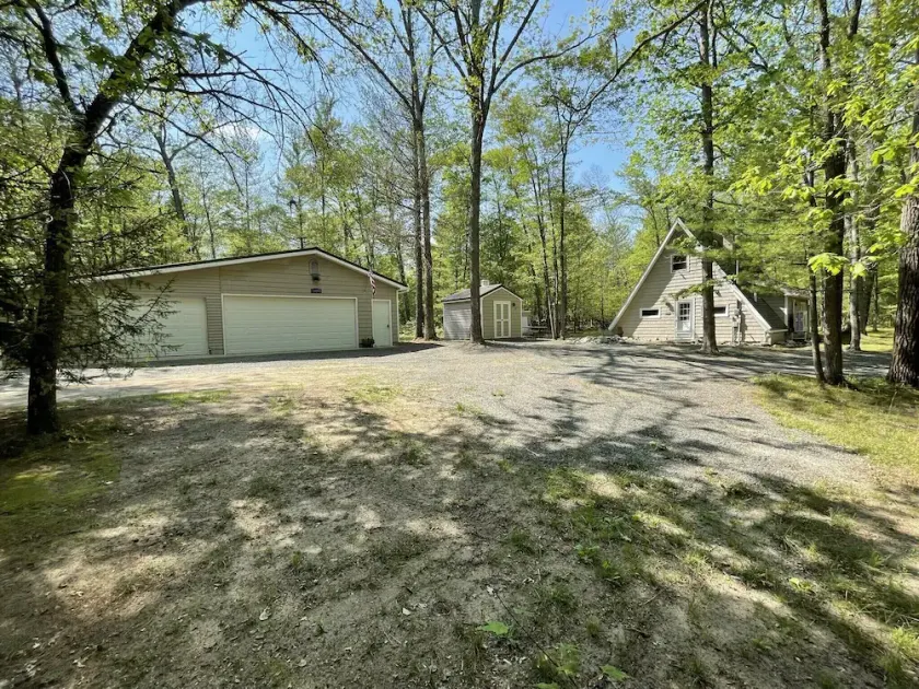 Secluded A frame on 5 acres adjoining national forest land near Pine River - Image 1