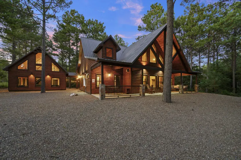 The Big Chill: relax and reminisce with your group in luxury--Sleeps 16!!! - Image 1