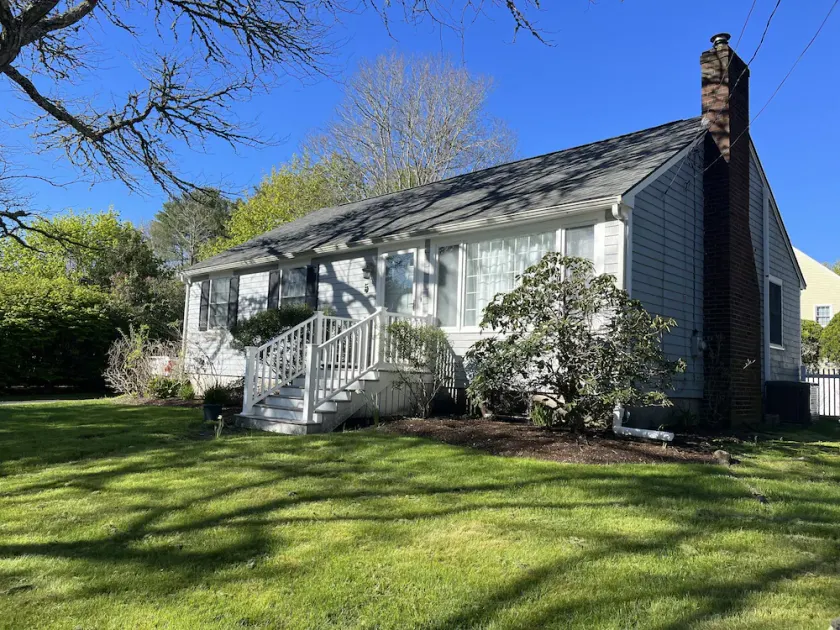 Home in Mattapoisett Village, walk to beach, town, pub/Inn general store. - Image 1