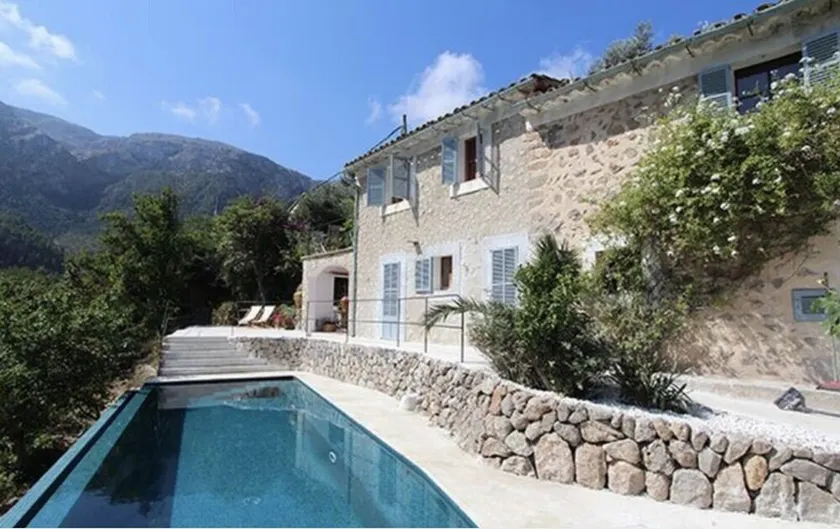 Charming Deia House With Impressive Mountain Views - Image 1