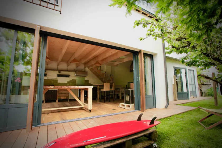 Unusual studio-loft with garden, terrace, close to beaches and coastal paths - Image 1