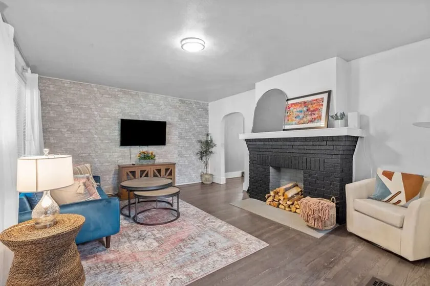 BRAND NEW, Private Parking, Stylish 3bedroom house - Image 1