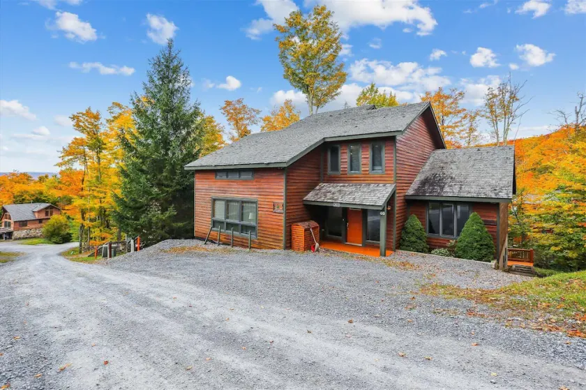 Quick walk to Salamander!  Year-round comfort. Welcome to Family Traditions - Image 1