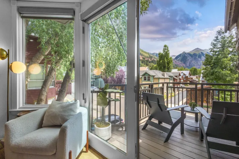 Tri-level condo, close to Coonskin Lift! - Image 1
