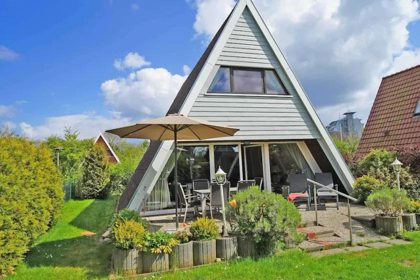 Tent roof house - very close to the beach - with fiber optic W-LAN - - with fence in sunny - Image 1