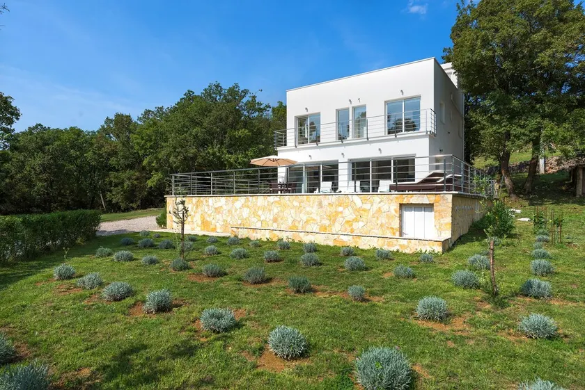 Nueva villa de lujo con piscina - Image 1