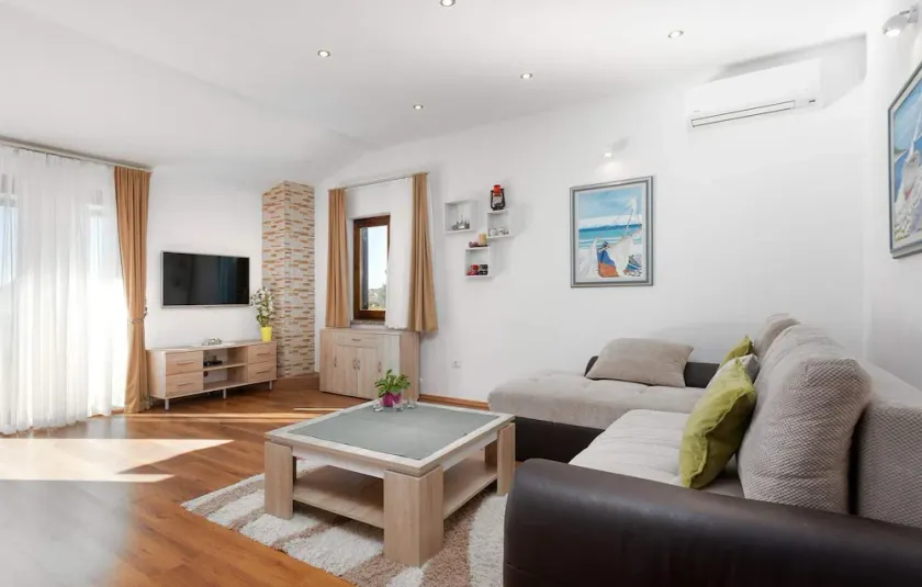 Acogedor apartamento en Porec con WiFi - Image 1