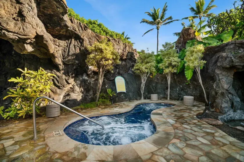 Private Unit - 4 Star Kauai Beach Resort, just steps to the beach - Image 1