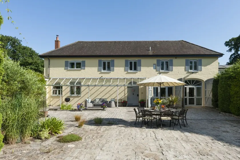Luxury New Forest Cottage. 4 bedrooms. 10 mins to beach. - Image 1