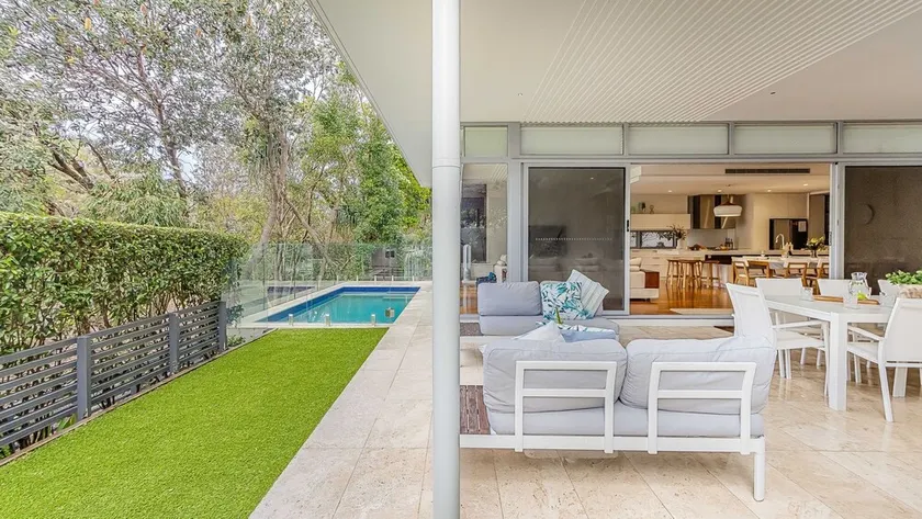 The Beach House -Nth Point Ave - Image 1
