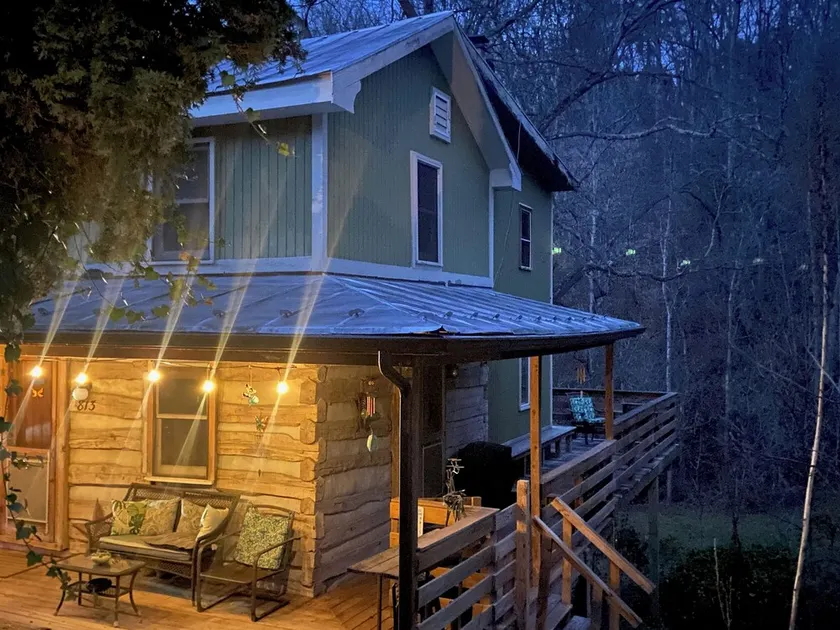 Magical Log Cabin Nestled by Creeks, Shenandoah Valley - Image 1