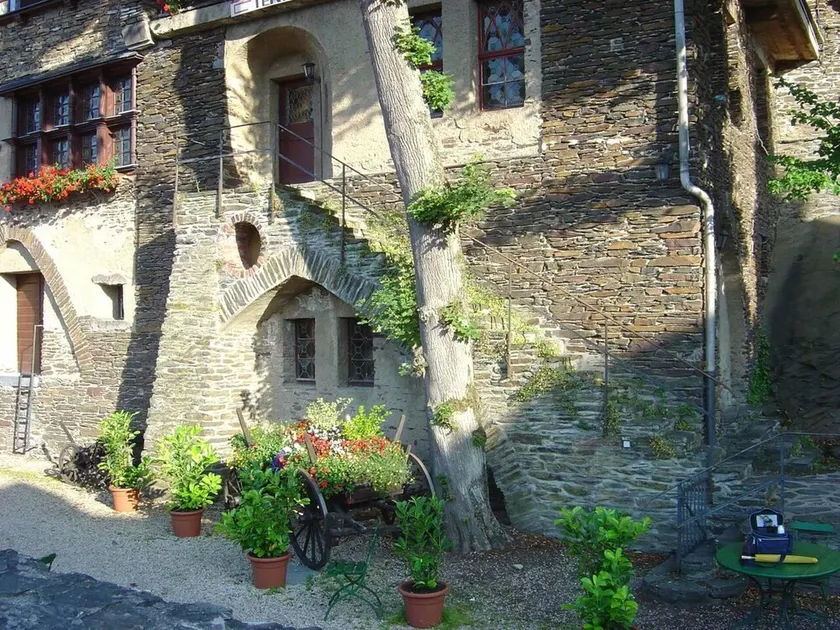 2 Bed Apt Sleeps 5 - Rooftop Terrace, Wifi - Image 1
