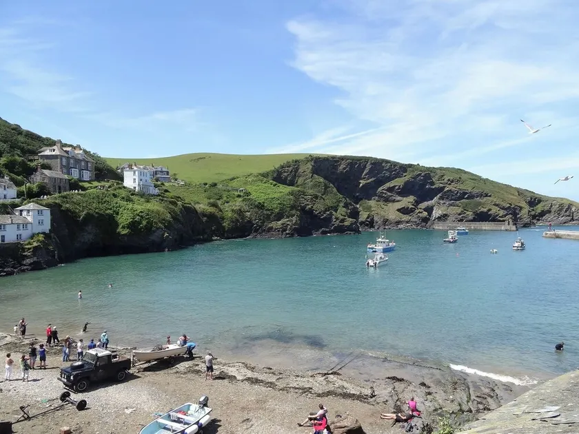 The Vicarage - Grand Country House, Walking Distance to Padstow and with Pub Across the Road - Image 1