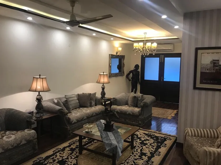 Entire Apartment. - Image 1