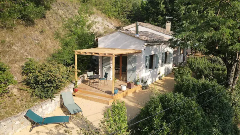 Authentic gîte, nature, calm, swimming pool, relaxation, activities and scents - Image 1