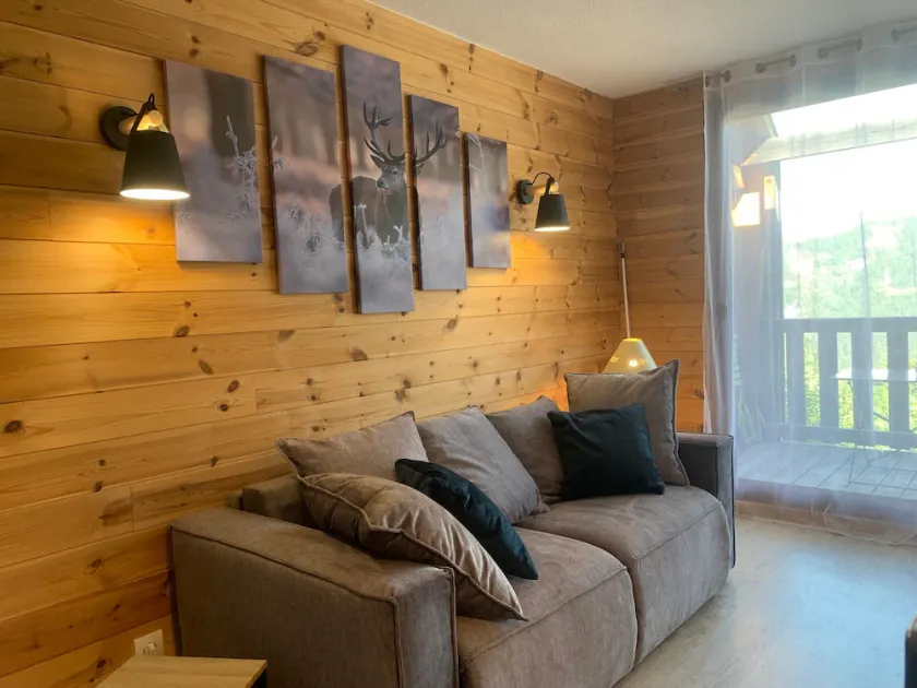 Studio rénové à Pra Loup avec balcon et wifi, proche télécabine - Image 1