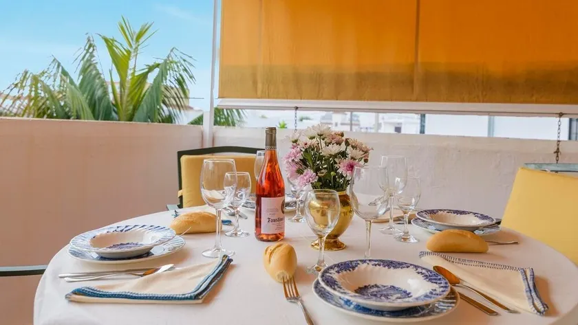 Apartamento 'Caracola' con terraza privada, Wi-Fi y aire acondicionado - Image 1
