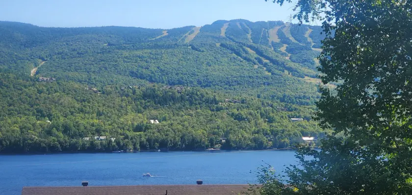 Superb suite with magnificent lake and mountain views - Image 1