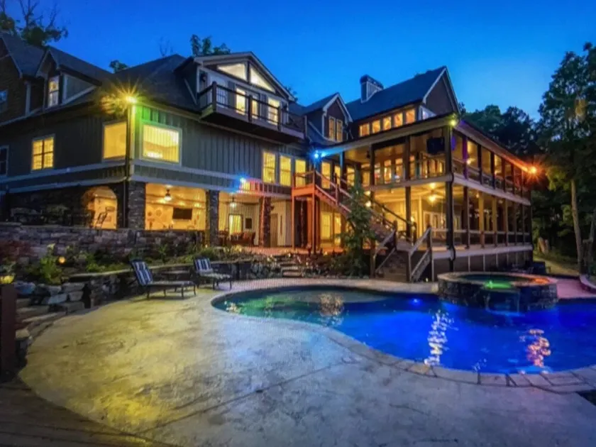 Luxury Home - Image 1