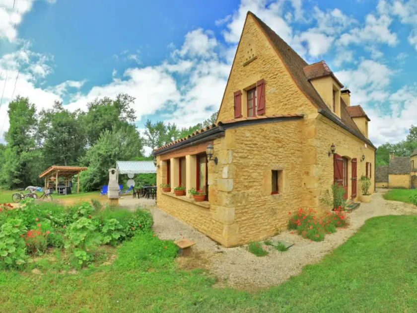 Charming stone house near Sarlat with garden, pets allowed - Image 1