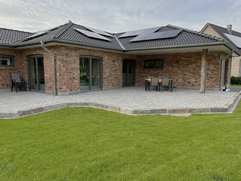 Haacksen - modernes Ferienhaus mit 4 Schlafzimmern, Garten und Grill - Image 1