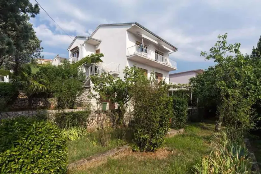 Holiday apartment with terrace and air conditioning - Image 1