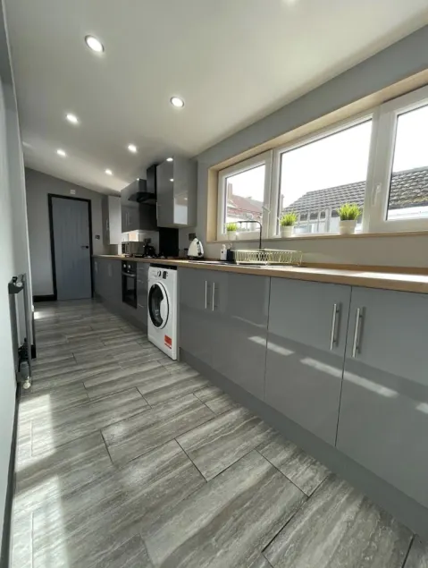 Newly refurbished 3 bedroom/ 2 bathroom house - Image 1