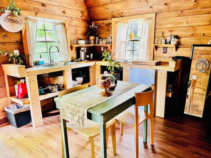 Wood Cabin in the Smoky Mountains - Image 1