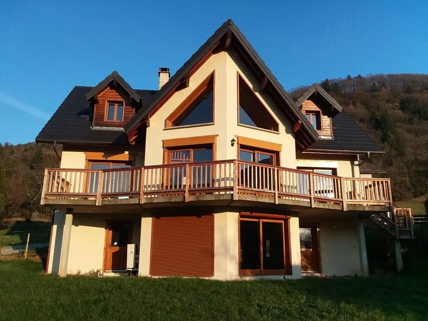 Chalet med panoramaudsigt over Alpes. - Image 1
