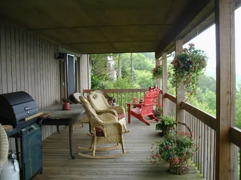 Breath Taking View of the Highlands of the Roan with Hot Tub and Pool Table - Image 1