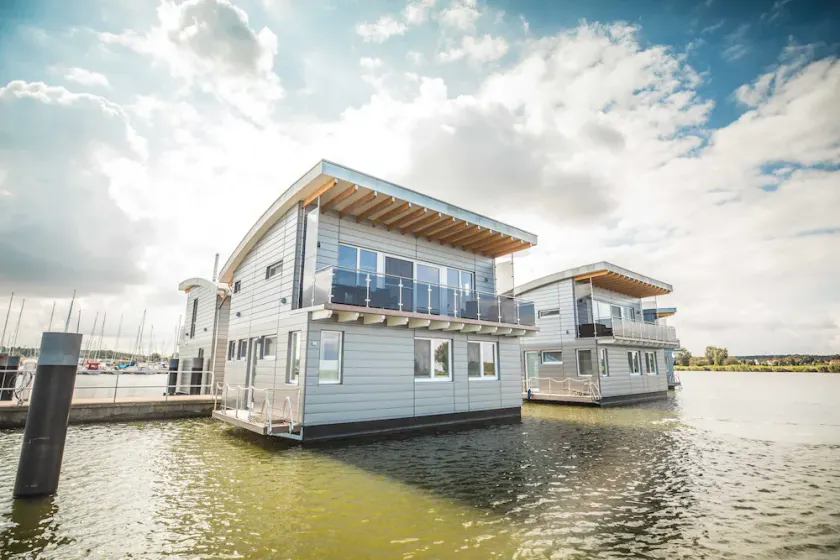 Floating-house Nr. 6 Idun mit Kamin - 02. Floating Houses mit Kamin - Image 1