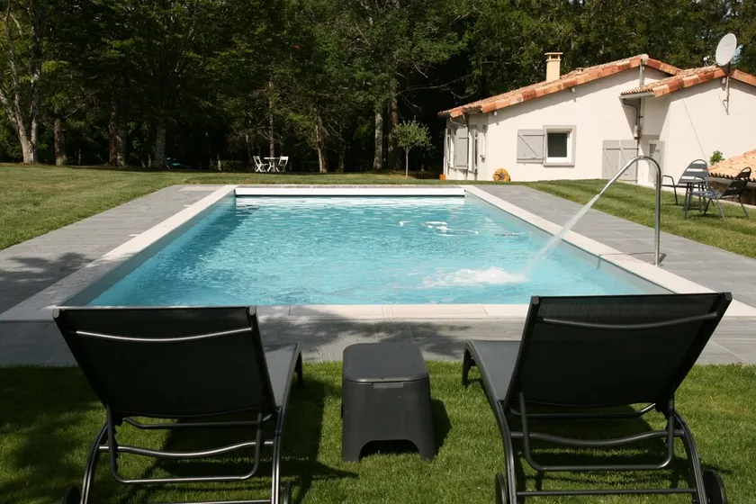 GITE RURAL AVEC PISCINE CHAUFFEE Randonnées Vtt Tourisme MONTAIGU DE QUERCY - Image 1