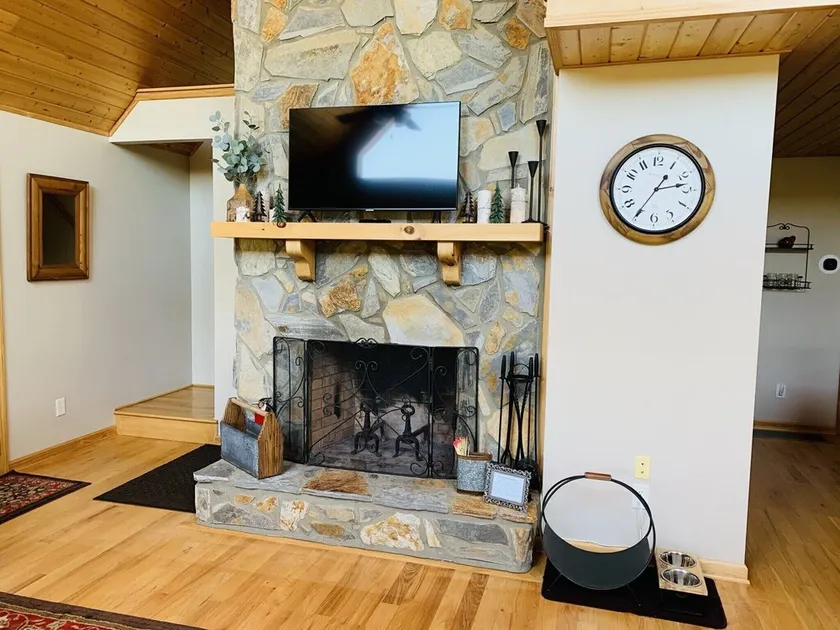 Misty Mountain Cabin w/ gorgeous views   - Image 1