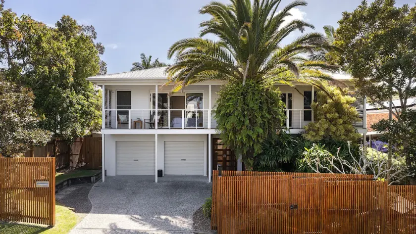 20 Ray Street Sunshine Beach - Image 1