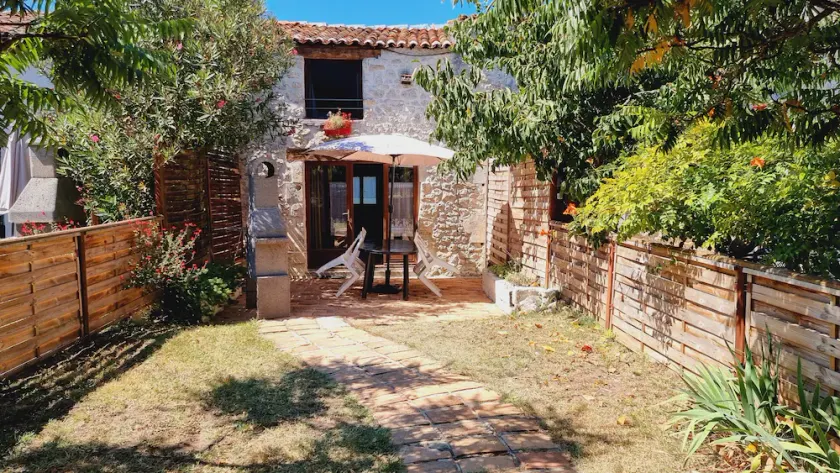 2-bedroom house Le Chai - Image 1