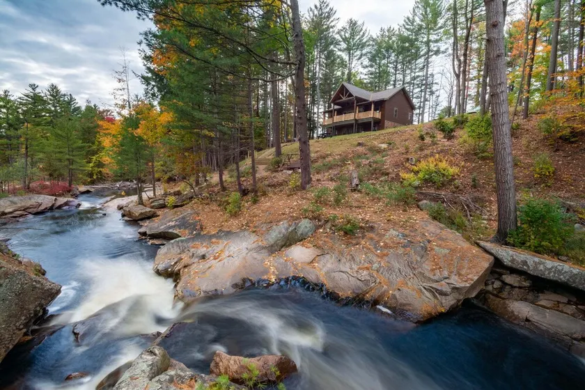 Independence Falls Lodge - Image 1