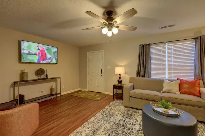 Crestside 7271 · Conveniently located next to I-20/SixFlags/Atlanta - Image 1