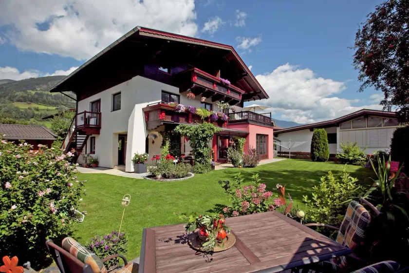Apartment in Bramberg am Wildkogel with balcony - Image 1