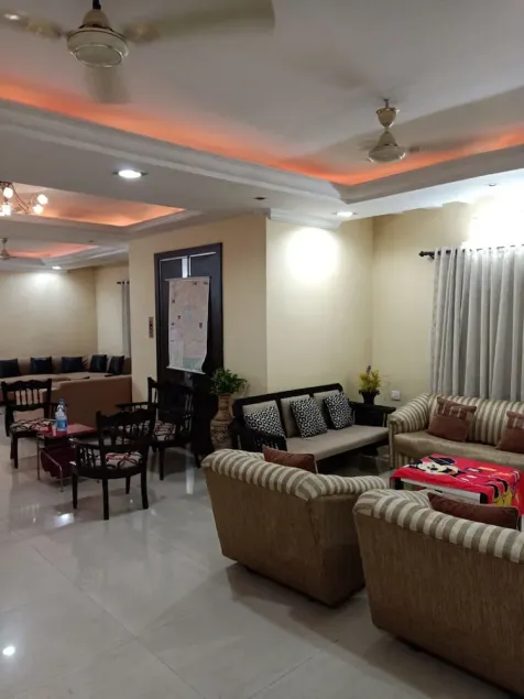Luxurious 4 Bedroom Entire Apartment - Image 1