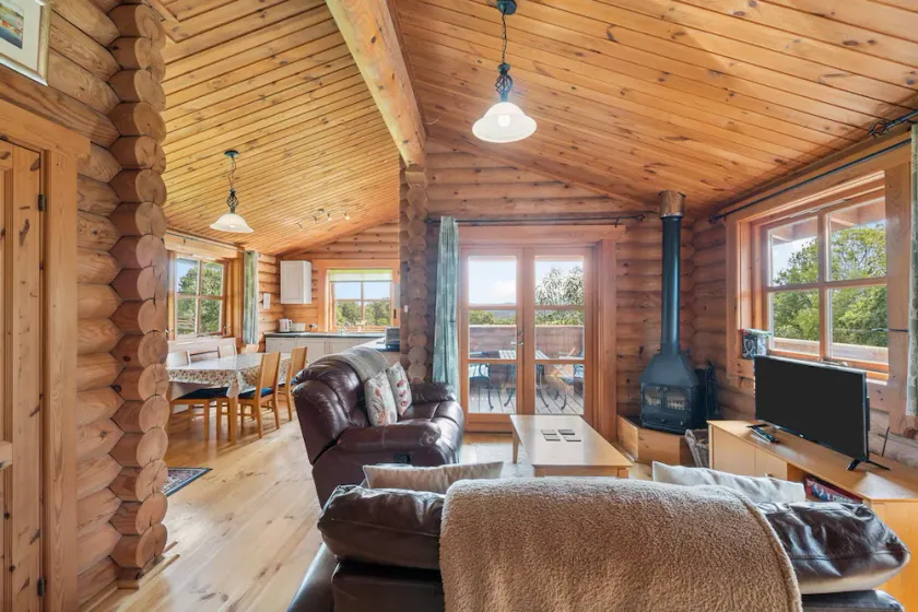 Authentic timber lodge located in Devon's heart at the edge of glorious Dartmoor - Image 1