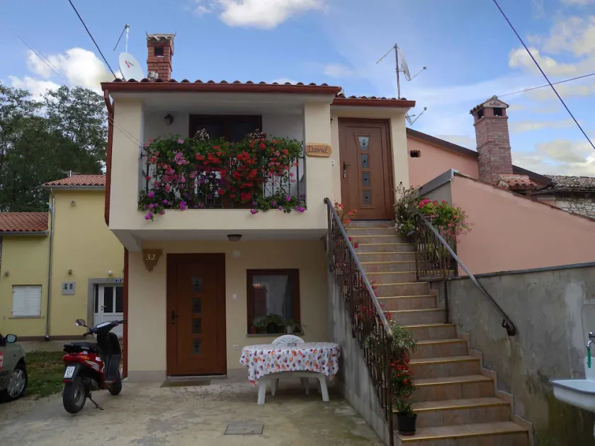 Holiday flat with balcony and barbecue facilities - Image 1