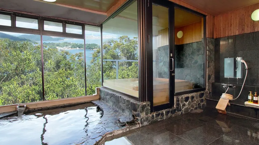 Hotel Manyomisaki - Image 1