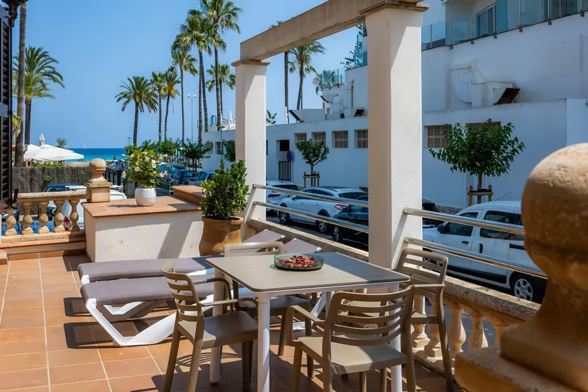 Holiday Apartment Dofí On the Beach with Terrace, & Sea View - Image 1